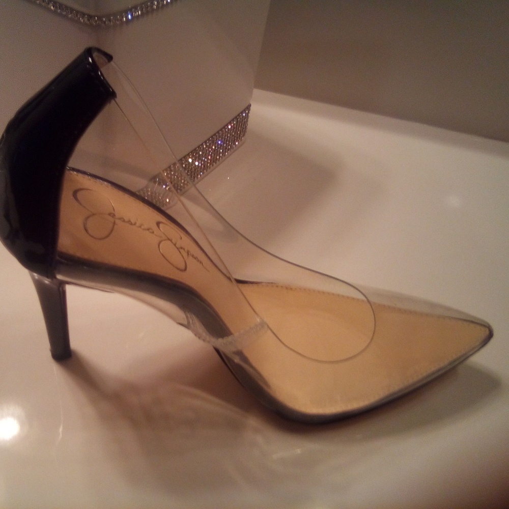 JESSICA SIMPSON CLEAR PUMPS